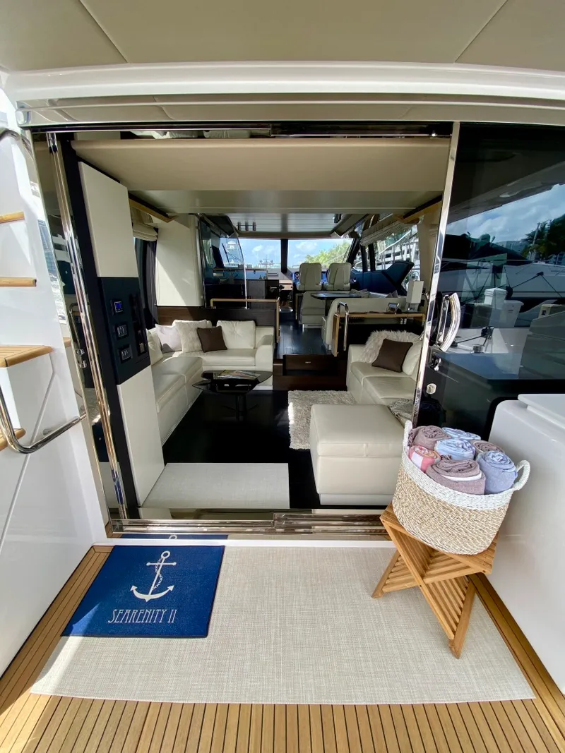 Slide: The Image of Azimut Flybridge 2018 - 101