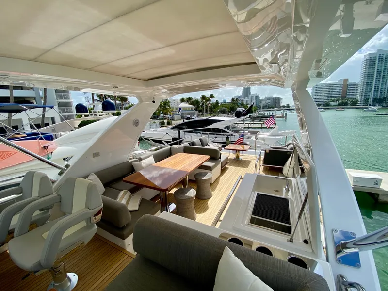 Slide: The Image of Azimut Flybridge 2018 - 22