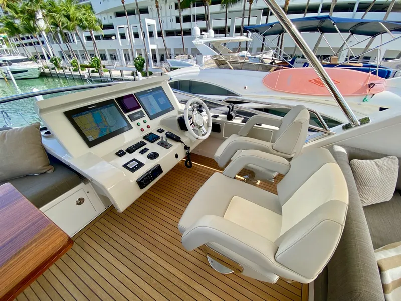 Slide: The Image of Azimut Flybridge 2018 - 24