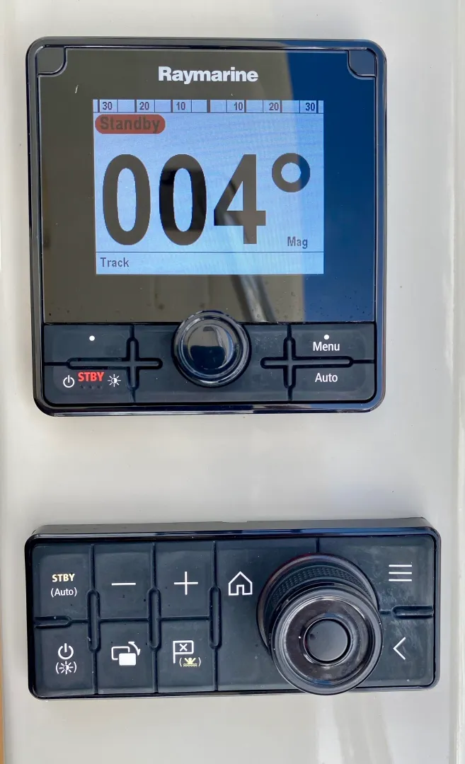Slide: The Image of Azimut Flybridge 2018 - 35