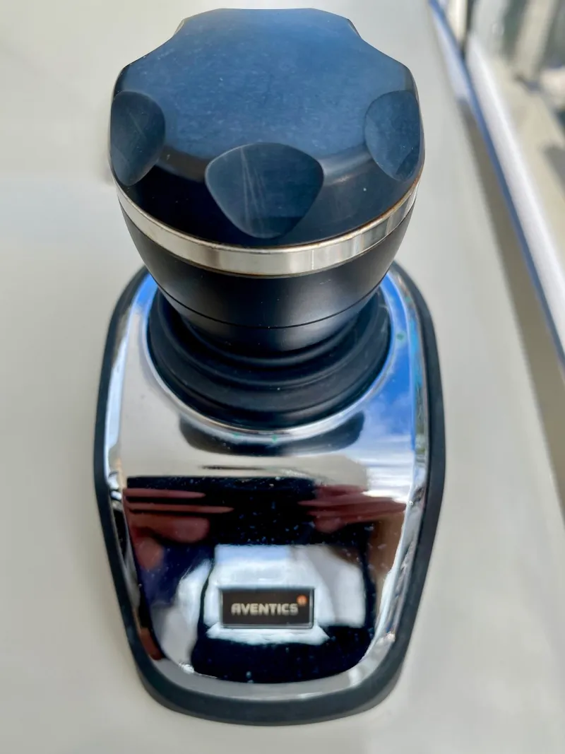 Slide: The Image of Azimut Flybridge 2018 - 39