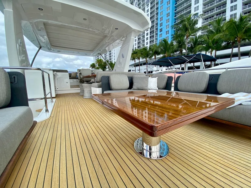 Slide: The Image of Azimut Flybridge 2018 - 48