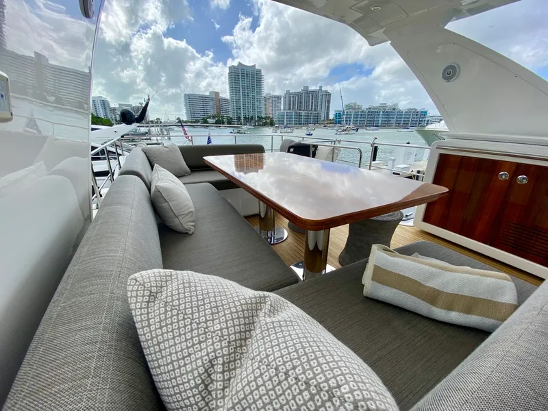 Slide: The Image of Azimut Flybridge 2018 - 51