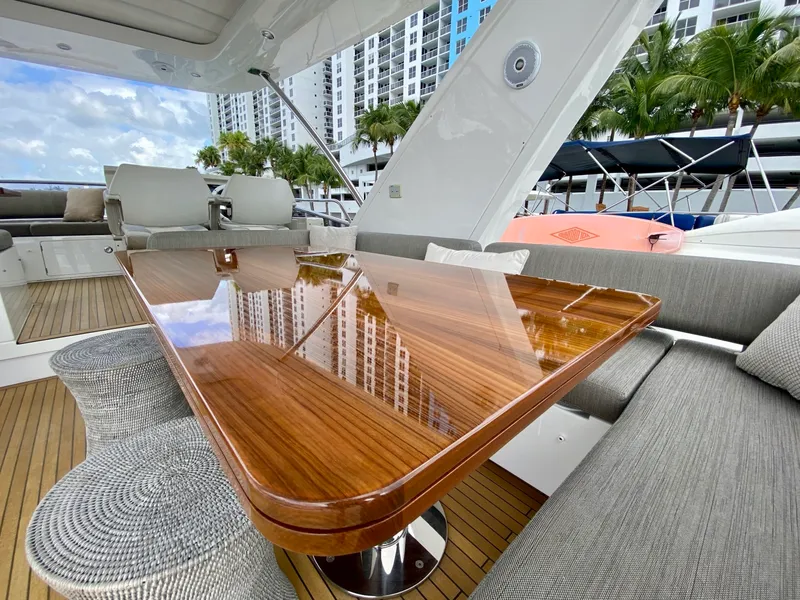 Slide: The Image of Azimut Flybridge 2018 - 55