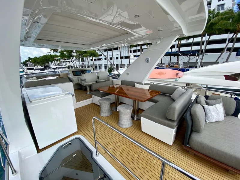 Slide: The Image of Azimut Flybridge 2018 - 57