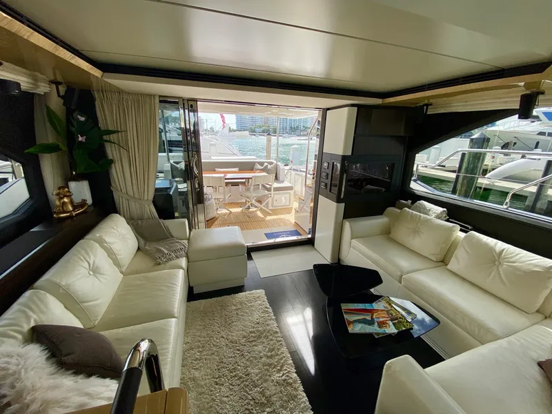 Slide: The Image of Azimut Flybridge 2018 - 62
