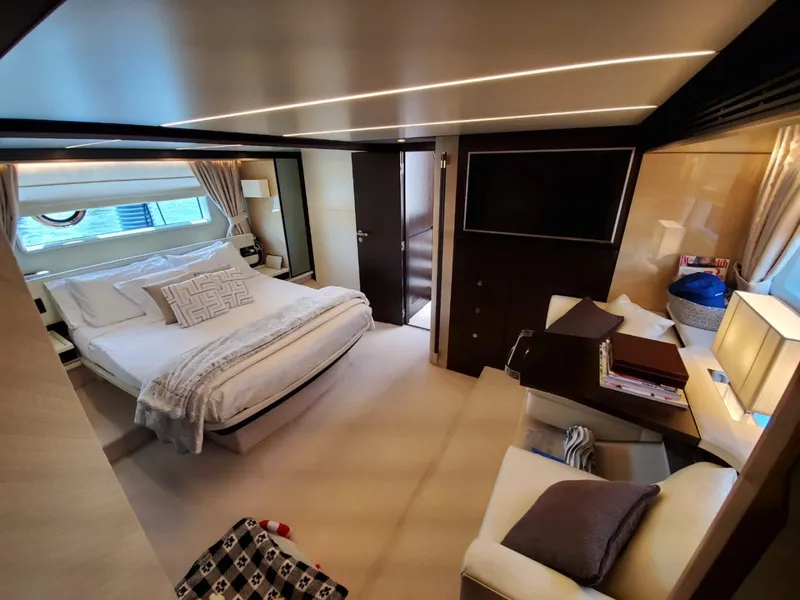 Slide: The Image of Azimut Flybridge 2018 - 66