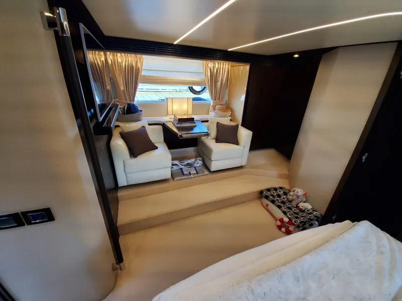 Slide: The Image of Azimut Flybridge 2018 - 67