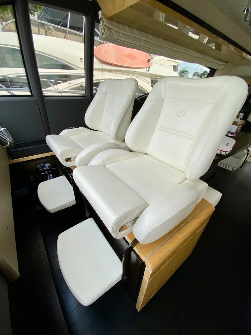 Slide: The Image of Azimut Flybridge 2018 - 73