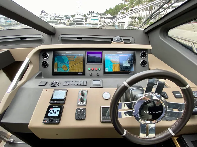 Slide: The Image of Azimut Flybridge 2018 - 74