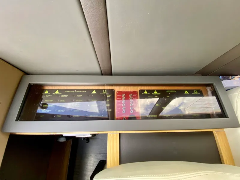 Slide: The Image of Azimut Flybridge 2018 - 84