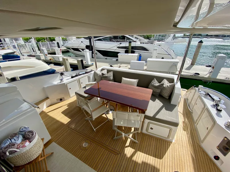 Slide: The Image of Azimut Flybridge 2018 - 88