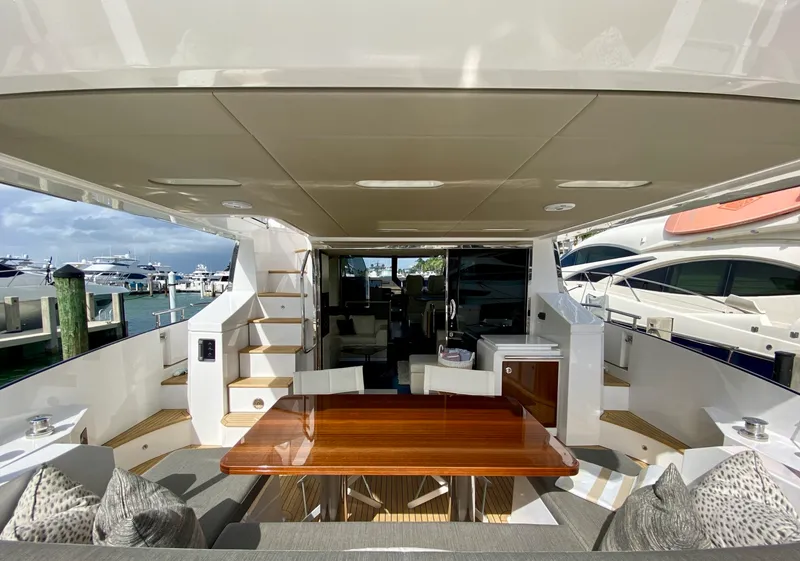 Slide: The Image of Azimut Flybridge 2018 - 89