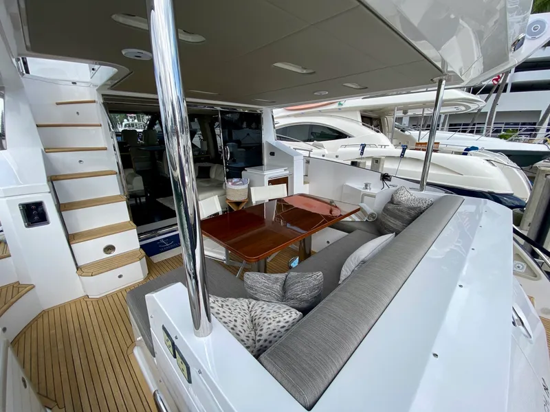 Slide: The Image of Azimut Flybridge 2018 - 91