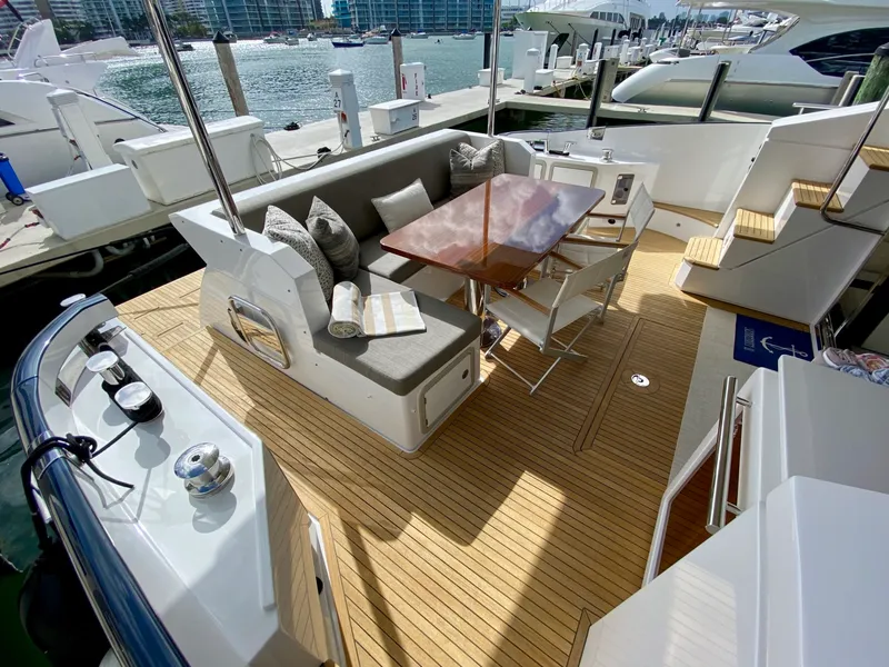 Slide: The Image of Azimut Flybridge 2018 - 93