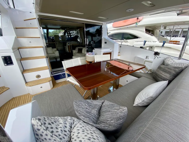Slide: The Image of Azimut Flybridge 2018 - 97