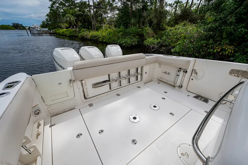 Slide: The Image of Boston Whaler 370 Outrage 2017 - 16