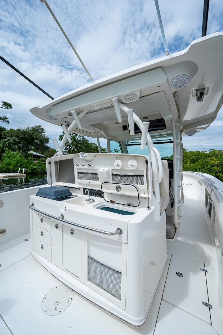 Slide: The Image of Boston Whaler 370 Outrage 2017 - 22