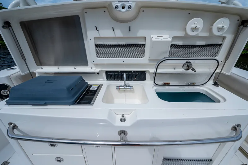 Slide: The Image of Boston Whaler 370 Outrage 2017 - 23