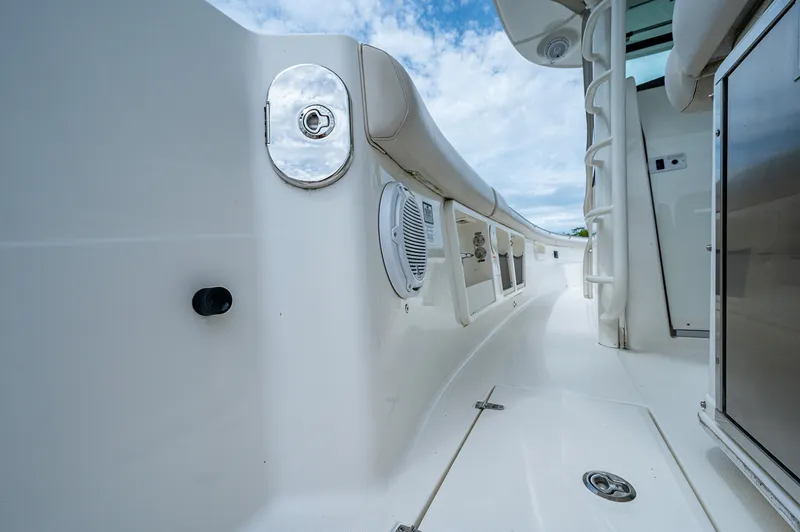 Slide: The Image of Boston Whaler 370 Outrage 2017 - 31