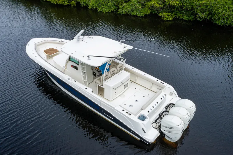 Slide: The Image of Boston Whaler 370 Outrage 2017 - 4