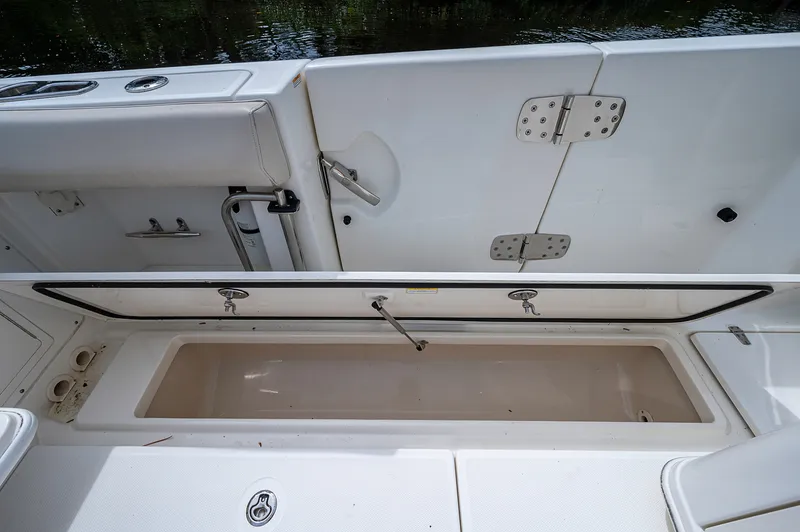 Slide: The Image of Boston Whaler 370 Outrage 2017 - 48