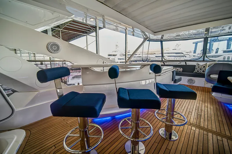 Slide: The Image of Sunseeker 86 Yacht 2019 - 17