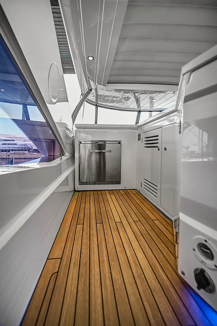 Slide: The Image of Sunseeker 86 Yacht 2019 - 18