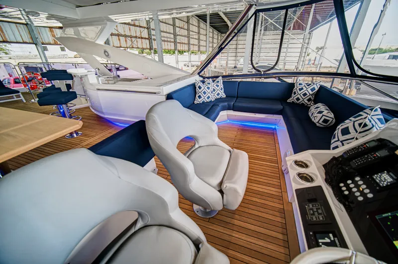 Slide: The Image of Sunseeker 86 Yacht 2019 - 20