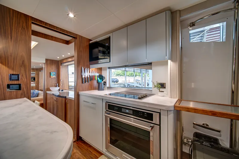 Slide: The Image of Sunseeker 86 Yacht 2019 - 37
