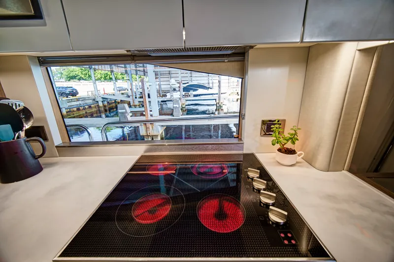 Slide: The Image of Sunseeker 86 Yacht 2019 - 38