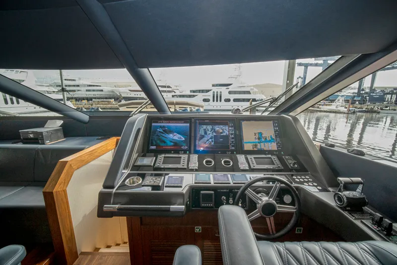 Slide: The Image of Sunseeker 86 Yacht 2019 - 44