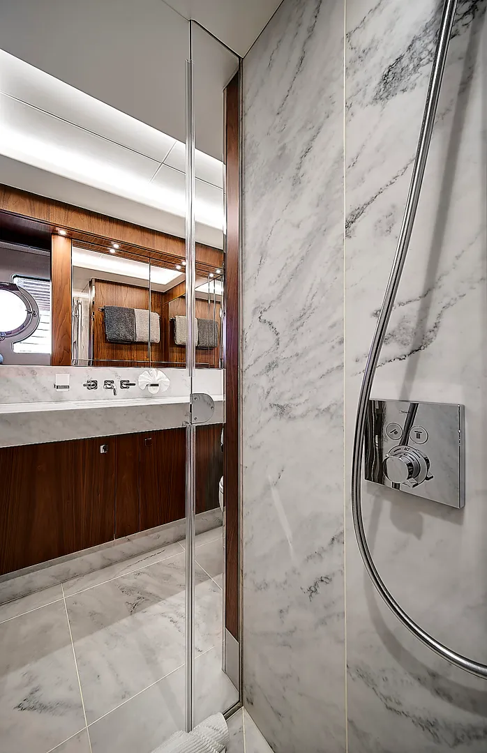 Slide: The Image of Sunseeker 86 Yacht 2019 - 52