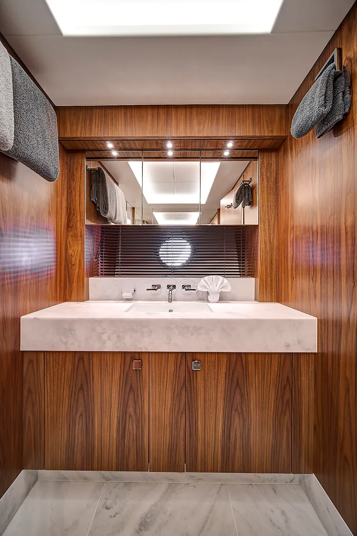 Slide: The Image of Sunseeker 86 Yacht 2019 - 60