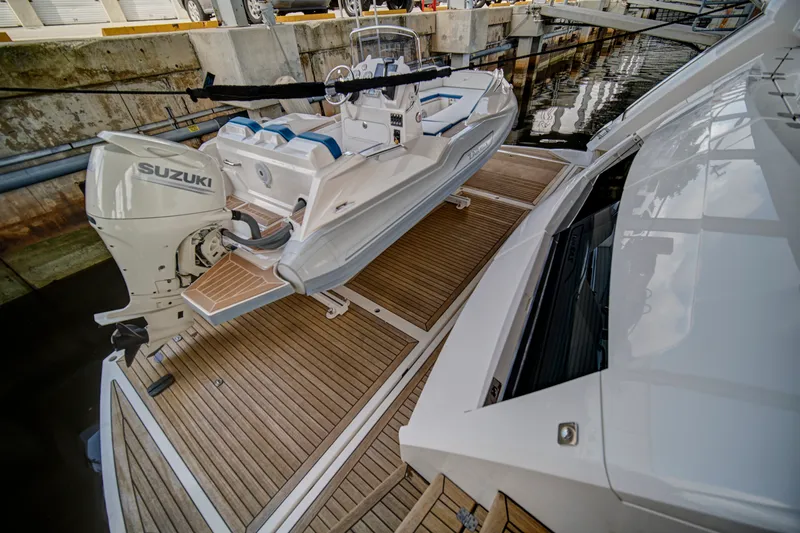 Slide: The Image of Sunseeker 86 Yacht 2019 - 9