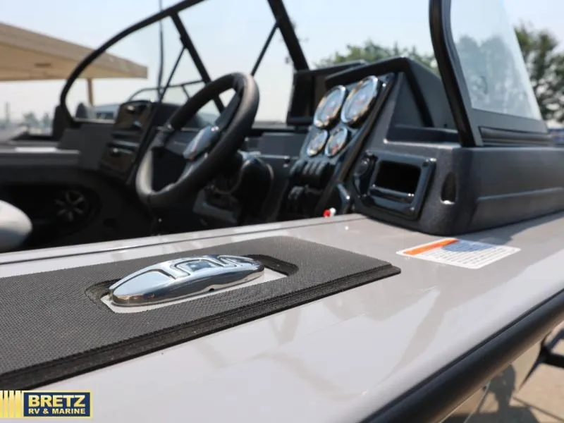 Slide: The Image of Tracker V-18 Combo 2027 - 13