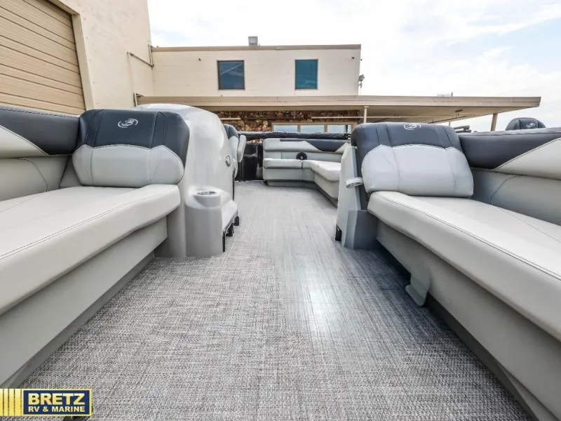 Slide: The Image of Barletta Boats S20L 2027 - 10