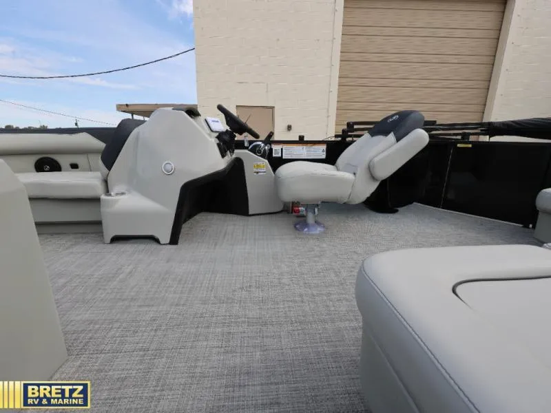 Slide: The Image of Barletta Boats S20L 2027 - 6
