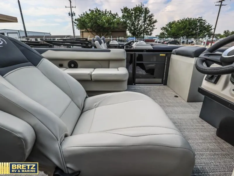 Slide: The Image of Barletta Boats S20L 2027 - 13