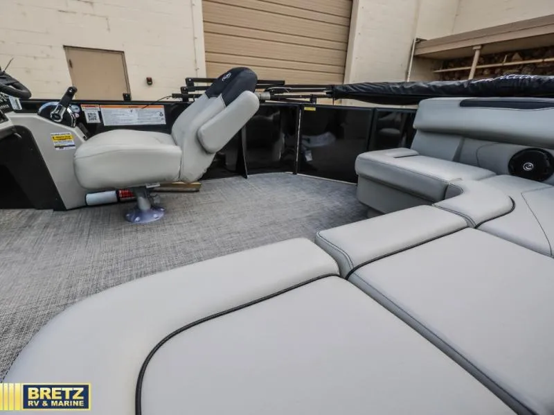 Slide: The Image of Barletta Boats S20L 2027 - 5