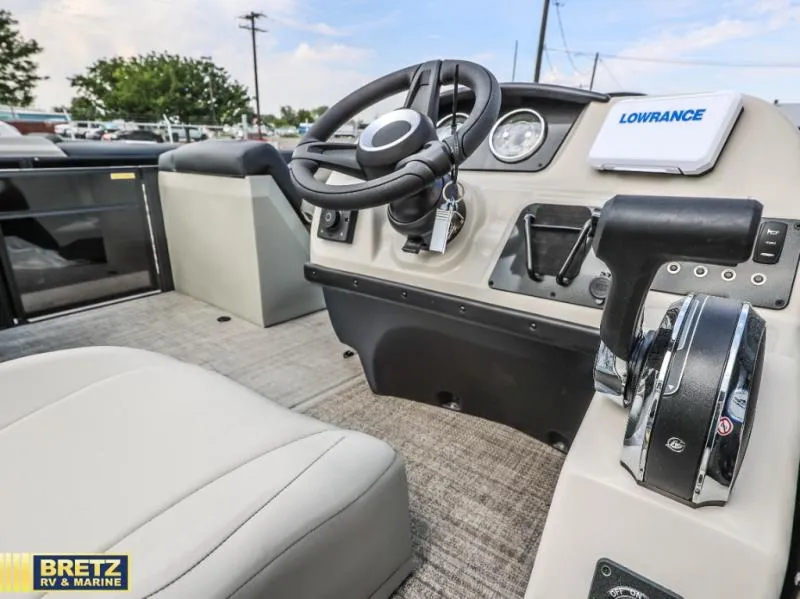 Slide: The Image of Barletta Boats S20L 2027 - 14