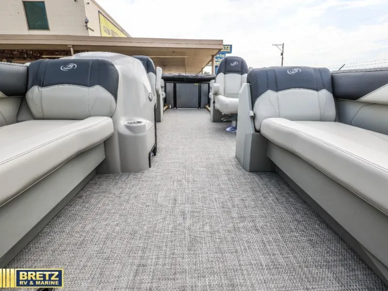 Slide: The Image of Barletta Boats S22QC 2027 - 11