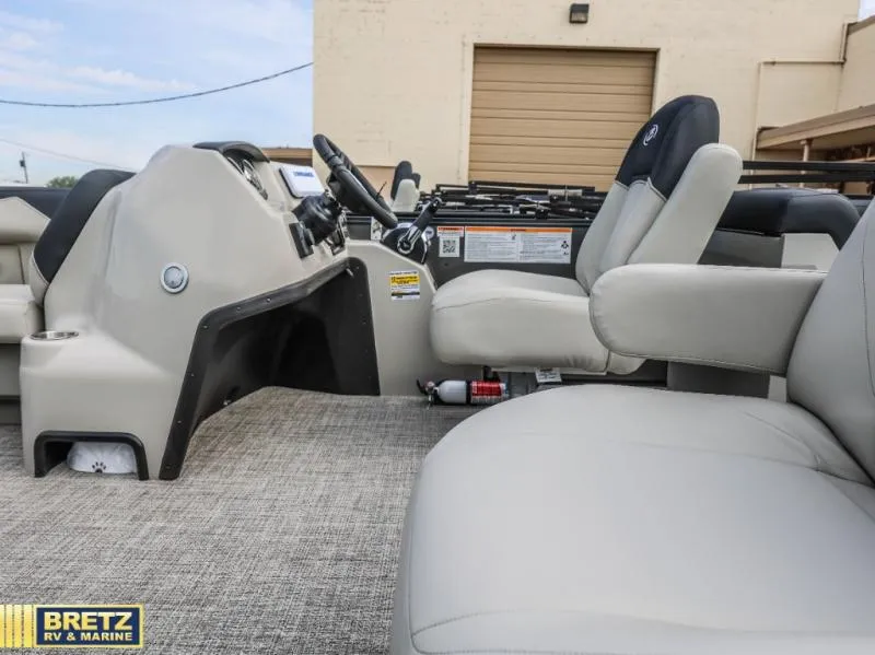 Slide: The Image of Barletta Boats S22QC 2027 - 7