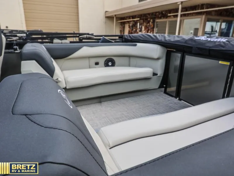 Slide: The Image of Barletta Boats S22QC 2027 - 5