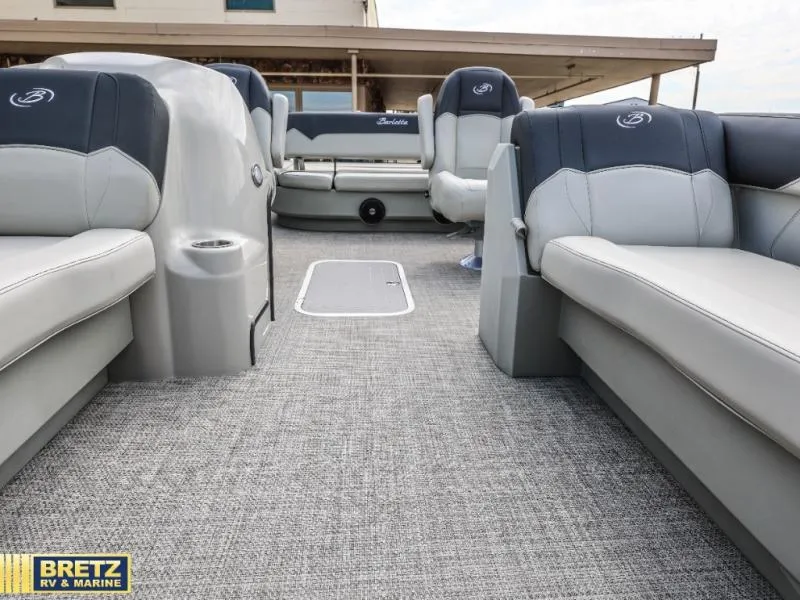 Slide: The Image of Barletta Boats 22UC 2027 - 10