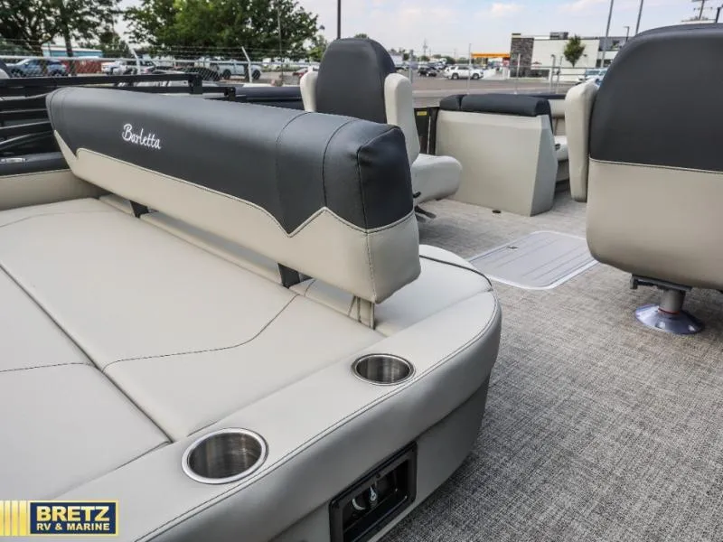 Slide: The Image of Barletta Boats 22UC 2027 - 5