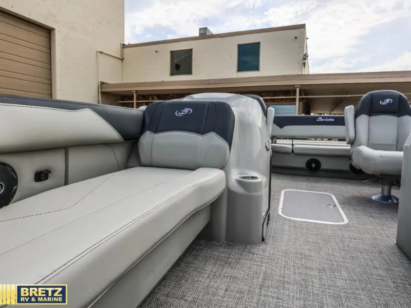 Slide: The Image of Barletta Boats 22UC 2027 - 12