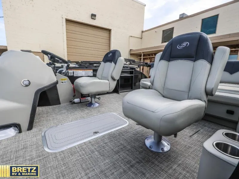 Slide: The Image of Barletta Boats 22UC 2027 - 14