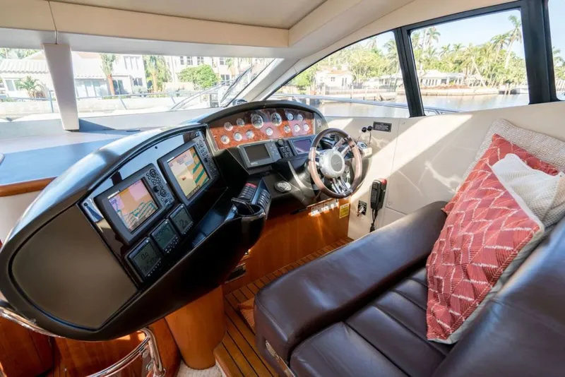 Slide: The Image of Sunseeker Predator 2010 - 14