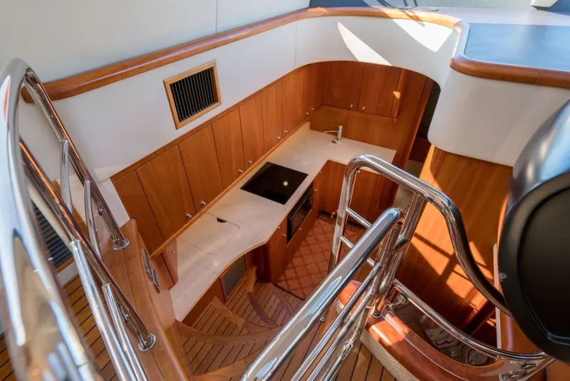 Slide: The Image of Sunseeker Predator 2010 - 16
